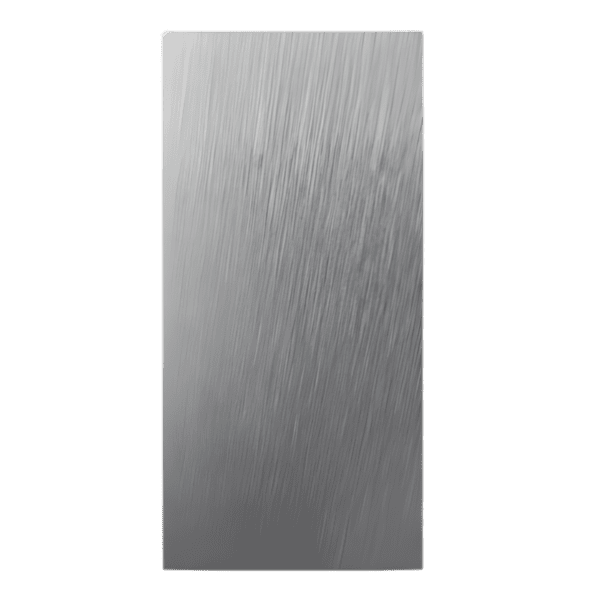 Plancha de revestimiento con acabado metálico ligeramente texturizado en tono gris plateado mate.