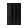 Wall panel acanalado de WPC en color negro mate, ideal para revestimiento texturizado de interiores.